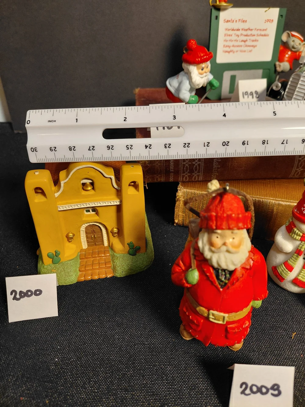 VINTAGE HALLMARK ORNAMENT LOT this Is a set of 10